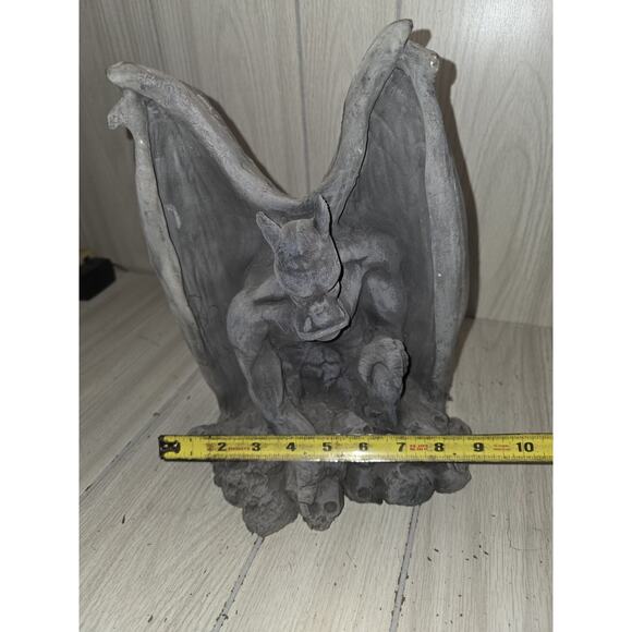 Vtg 1995 Rubies Foam Latex Gargoyle Halloween Decor Red Eyes Skulls Gothic 12" - Picture 4 of 8